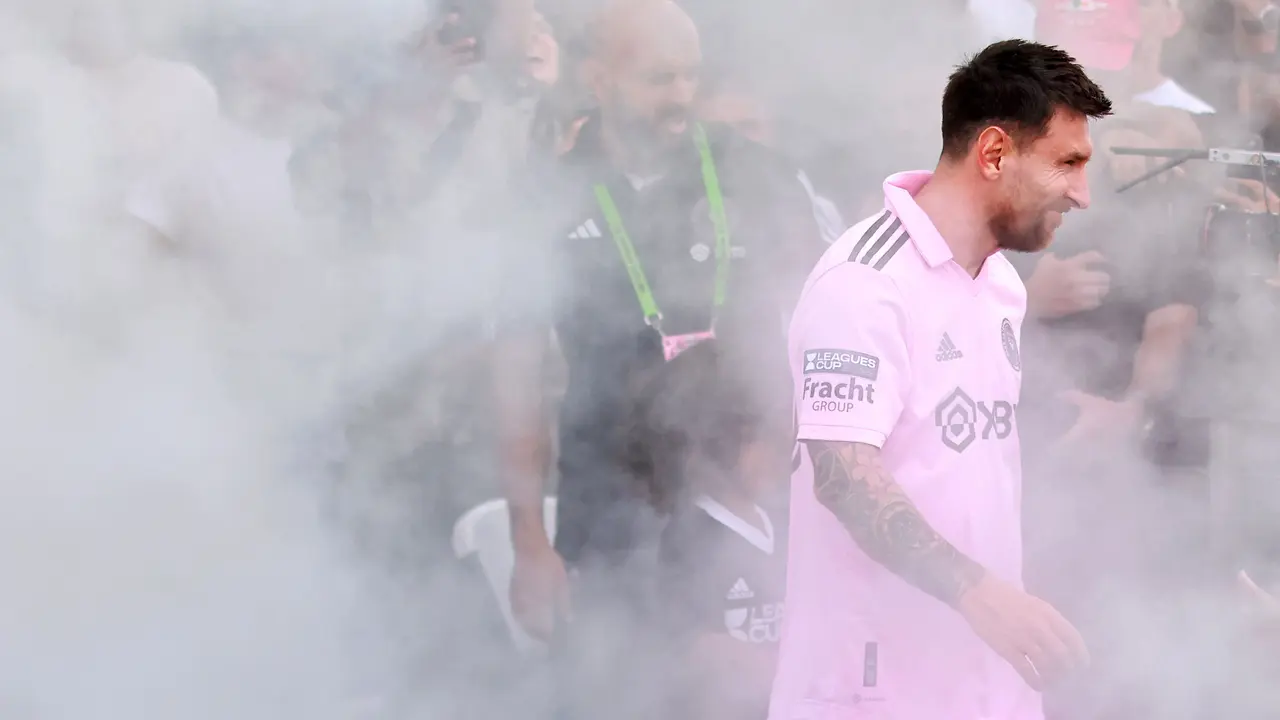 Foto: Cetak 2 Gol dan 1 Assist, Aksi Luar Biasa Lionel Messi saat Inter Miami Bungkam Atlanta United