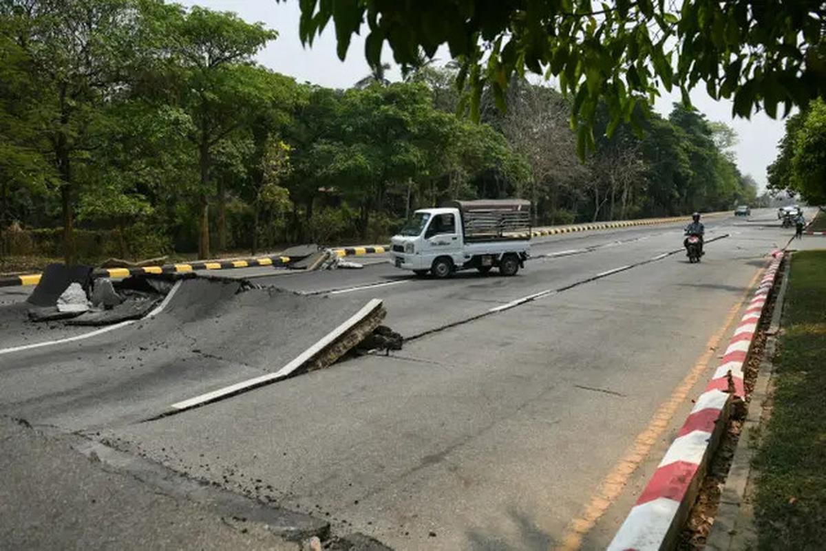 Istana Rusak hingga Jembatan Runtuh Imbas Gempa Myanmar dan Thailand