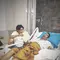 Sang Ayah Sakit, Charly Van Houten Setia Temani dan Rawat di Rumah Sakit