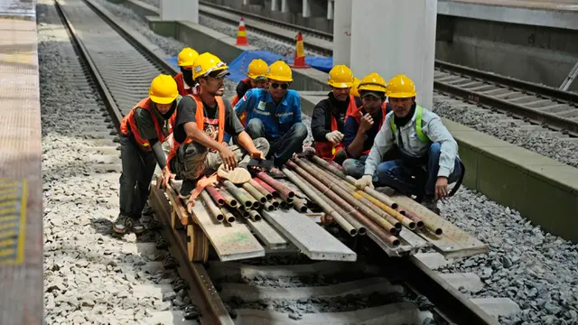 Stasiun Halim Kereta Cepat Jakarta - Bandung (KCJB)