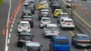 <p>Rekayasa arus lalu lintas untuk mengurai kemacetan kendaraan bermotor di kawasan puncak dan sekitarnya saat libur Idul Fitri 1445 Hijriah. (merdeka.com/Arie Basuki)</p>