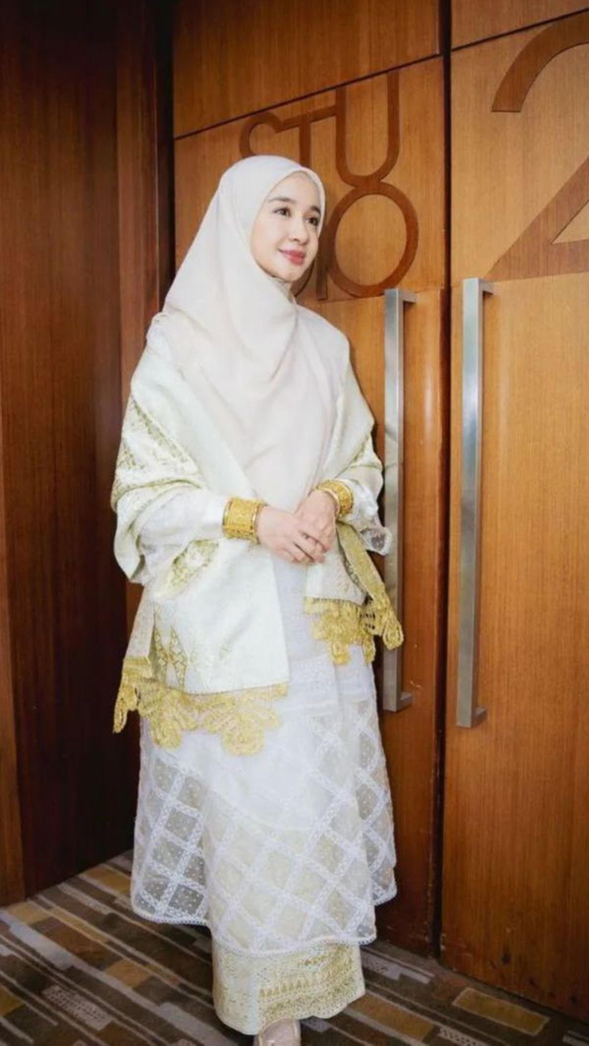 Bella lebih selektif menerima tawaran pekerjaan dari dunia hiburan. Dia fokus belajar agama lebih mendalam. Bella kini memilih untuk bisnis fashion muslim.