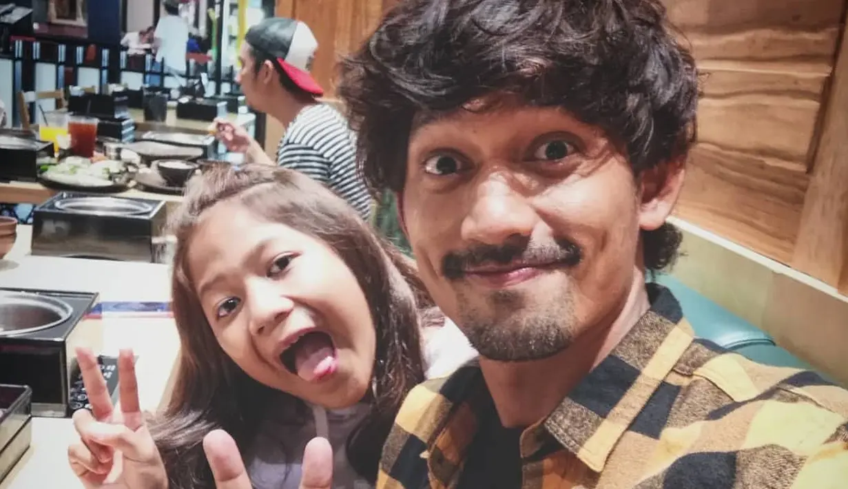 Namun kini, baik Ade maupun Ibnu Jamil telah bulat untuk memutuskan berpisah. Menurutnya tak sehat jika sebuah hubungan harus dipaksakan kehendaknya. (Instagram/ibnujamilo)