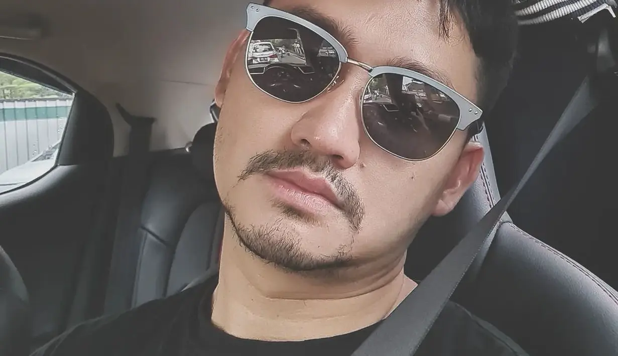 Dari beberapa foto yang Angga Wijaya unggah, banyak netizen yang menyebut mantan suami Dewi Perssik ini makin tampan. (FOTO: instagram.com/anggawijaya88)
