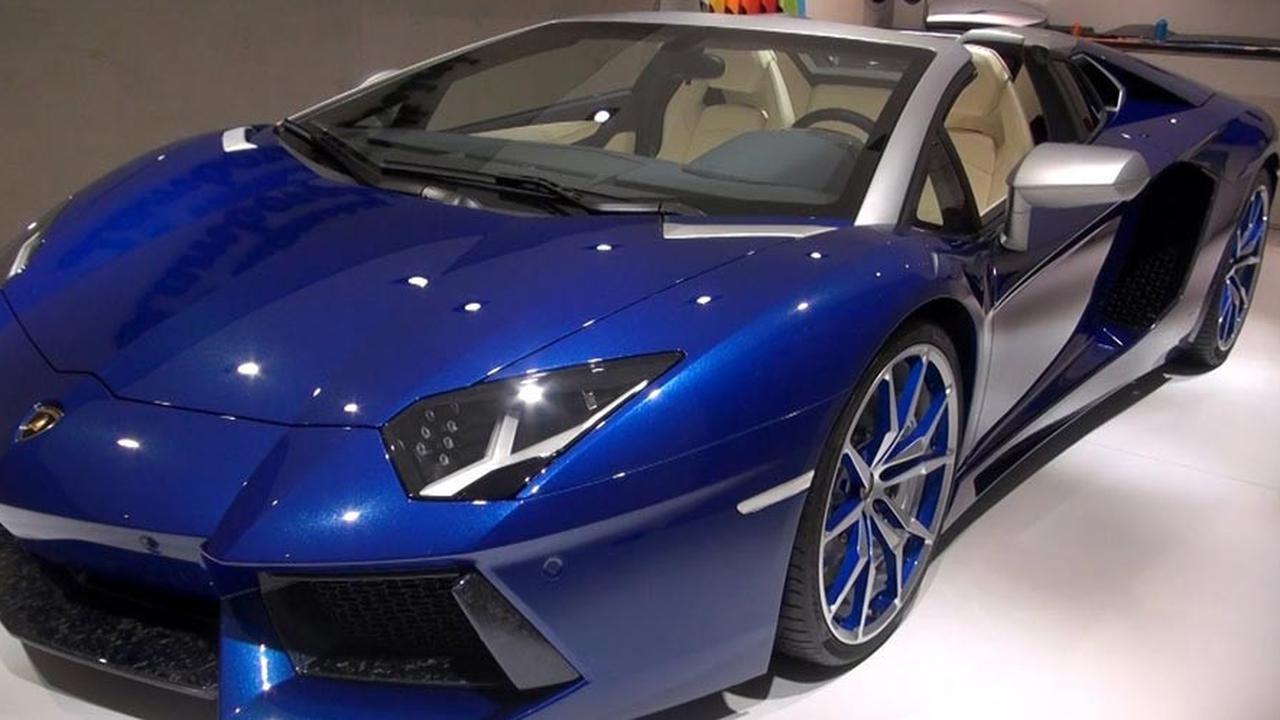 Lamborghini Aventador Roadster Spesial (source by: autoevolution)