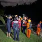 Basarnas Gorontalo tengah melakukan pencrian terhadap korban pada Rabu (10/8/2022) malam (Arfandi/Liputan6.vom)