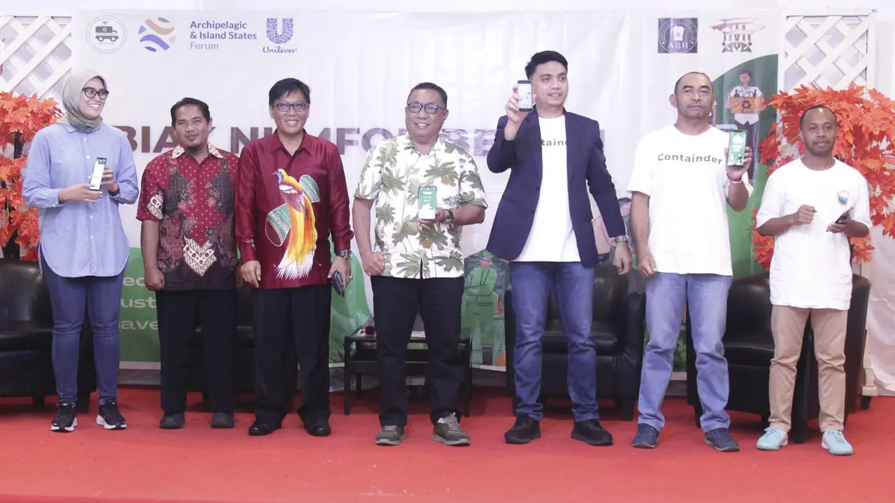 Peluncuran Aplikasi Containder Binaan Papua Youth Creative Hub (PYCH) di Kabupaten Biak Numfor, Provinsi Papua.