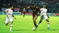 Duel PSM vs Persipura di Stadion Andi Mattalatta Mattoangin, Makassar, Senin (18/11/2019). (Bola.com/Abdi Satria)