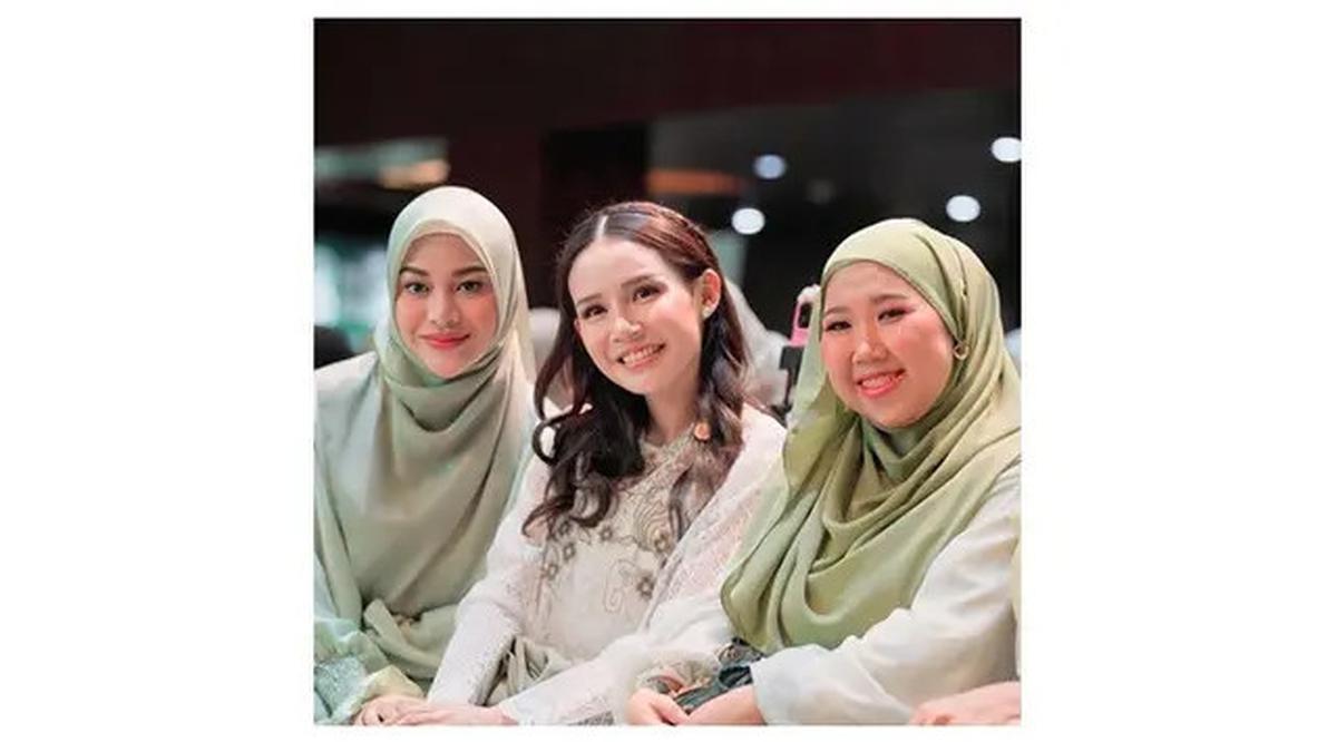 6 Penampilan Artis di Kajian Ustaz Hilman Fauzi, dari Inara Rusli hingga Kiky Saputri