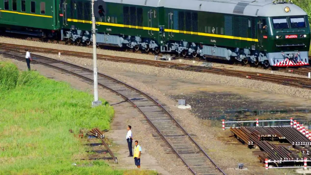 Kereta milik pemerintah Korea Utara bertolak menuju Beijing untuk mengantarkan Kim Jong-un bertemu dengan Xi Jinping (AP Photo)