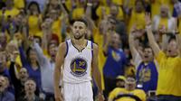 Stephen Curry saat melawan Cleveland Cavaliers  pada laga Final NBA, Kamis (1/6/2017) (AP Photo/Marcio Jose Sanchez)