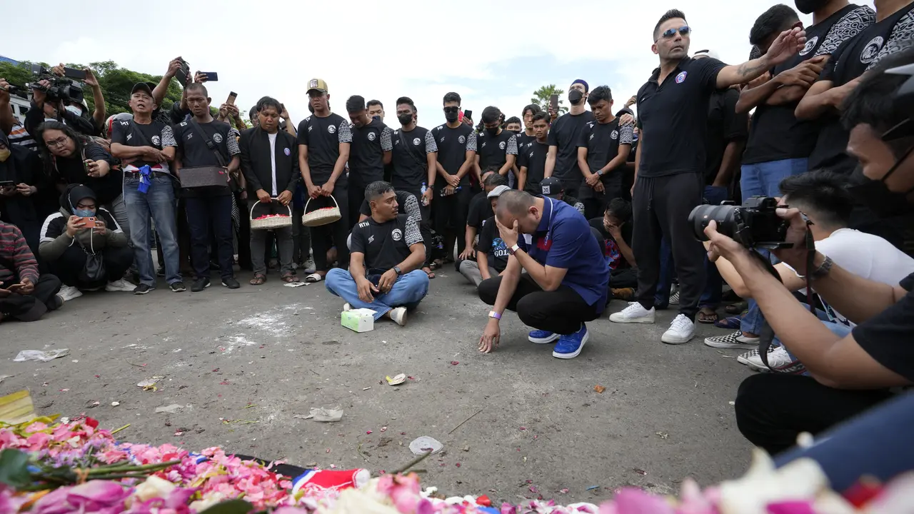 Arema Beri Penghormatan untuk Korban Tragedi Kanjuruhan Malang