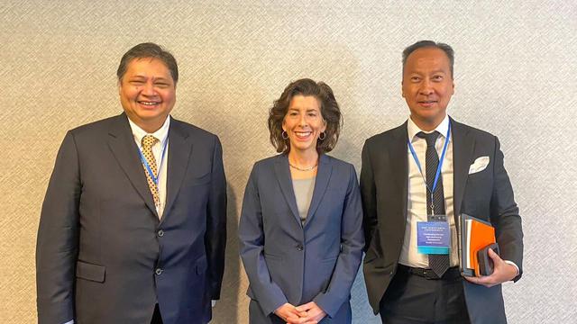 Menteri Koordinator Bidang Perekonomian Airlangga Hartarto menerima pihak United States Trade of Representatives (USTR) yang diwakili Deputi Sarah Bianchi, Jum’at (26/5/2023). (Dok Kemenko Perekonomian)