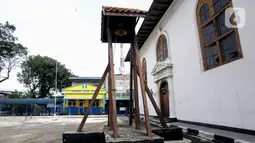 Suasana Gereja Sion yang berada di sudut Jalan Pangeran Jayakarta, Taman Sari, Jakarta Barat, Jumat (23/12/2022). Gereja Sion atau dikenal juga dengan nama Portygeesche Buintenkerk yang usianya mencapai 326 tahun. Namanya Gereja Portugis, bukan berati didirikan oleh orang Portugis, melainkan orang Belanda. Setelah Indonesia Merdeka, Portugreesche Buitenkerk berganti nama menjadi Gereja Portugis. (Liputan6.com/Johan Tallo)