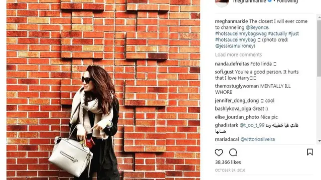 Gaya busana Meghan Markle