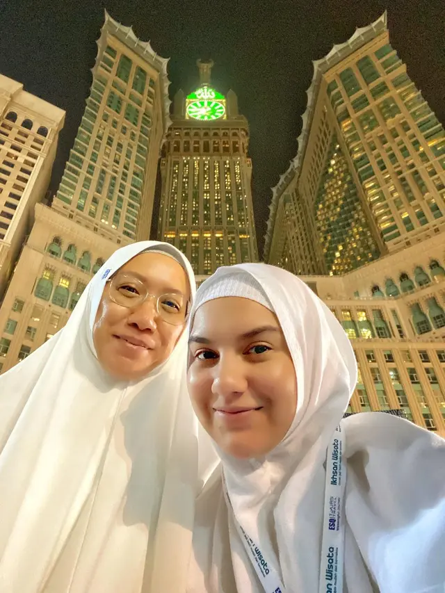 6 Potret Irish Bella Selalu Didampingi Ibunda, Sebut Pantas Dapat yang Lebih Baik