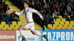 Diego Cortes wonderkid asal Meksiko mencetak gol dengan mengelabui 6 pemain Nigeria di babak semifinal Piala Dunia U-17.  Gol Cortes ini mirip seperti gol yang dibuat oleh  Maradona pada semifinal Piala Dunia 1986.