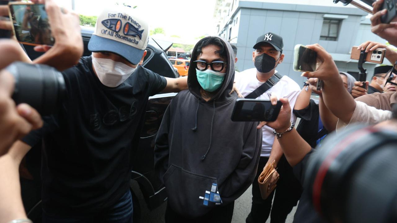 FOTO: Onadio Leonardo Jalani Asesmen di BNNP DKI Usai Ditangkap Kasus Narkoba
