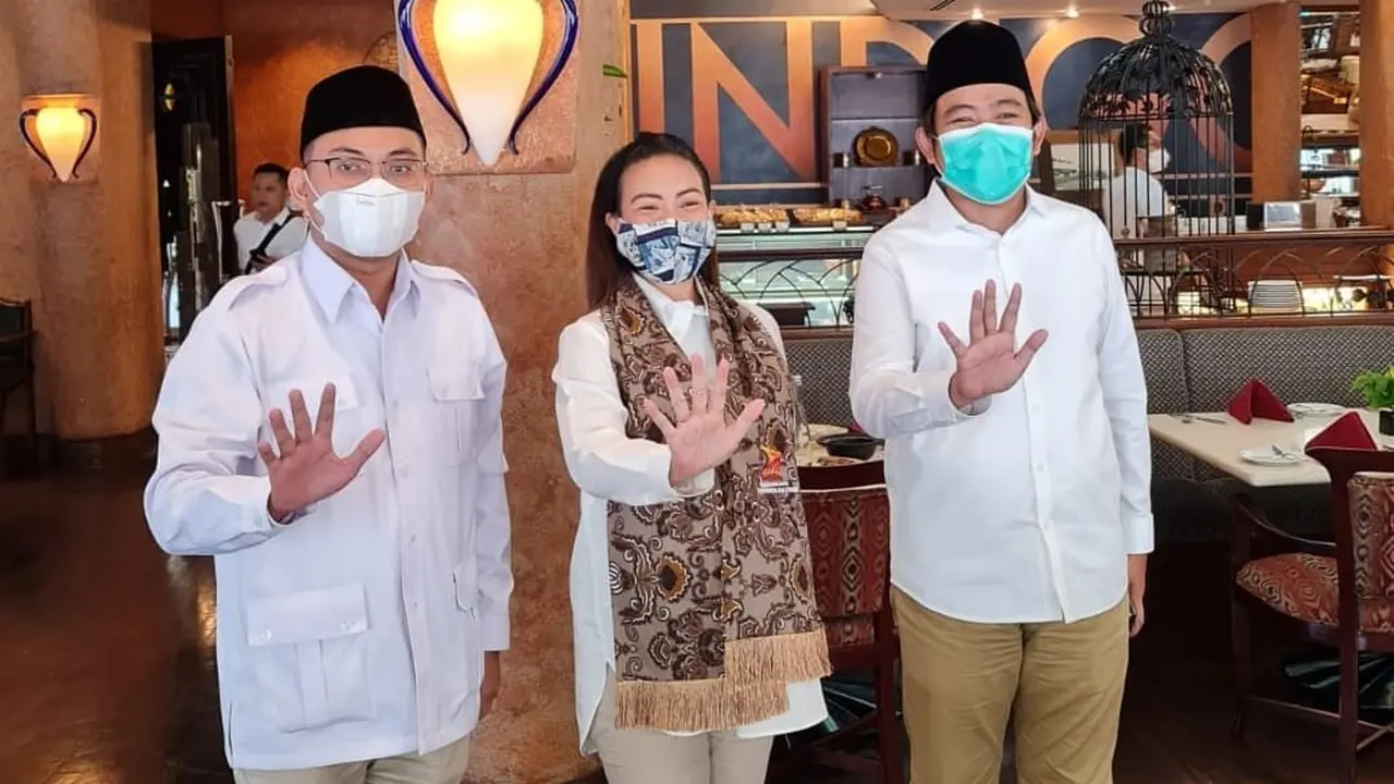 Ketua Umum PP Tidar terpilih, Rahayu Saraswati diapit Ketua Tidar Jatim, Muhammad Fawait dan Sekretaris Tidar Jatim, Ahmad Maududi. (Istimewa).