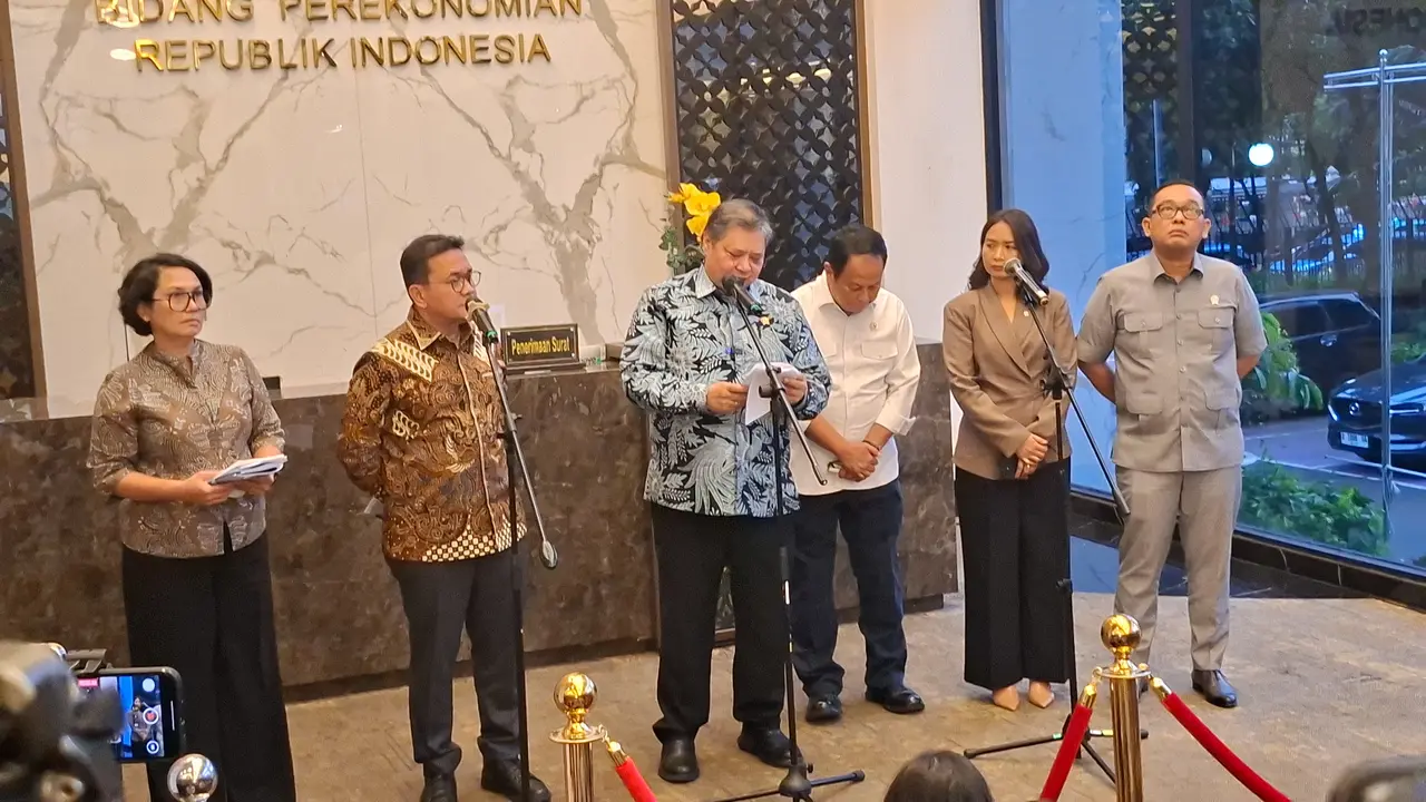 Menteri Koordinator Bidang Perekonomian, Airlangga Hartarto di Kantor Kemenko Perekonomian, Rabu, (26/11/2025). (Foto: Liputan6.com/Arief RH)