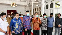 Kepala BPH Migas M. Fanshurullah Asa bersama Anggota Komisi VII DPR RI Ridwan Hisjam dan Anwar Idris melakukan Pertemuan dengan Plt Gubernur Aceh Nova Iriansyah dan Kepala Badan Pengelola Migas Aceh (BPMA) Teuku Mohamad Faisal, di Pendopo Gubernur Aceh, (30/06/20).