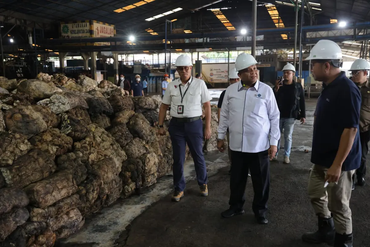 Wamenaker Apresiasi PT Hok Tong Jambi Serap 100 Persen Pekerja Lokal dan Raih Zero Accident