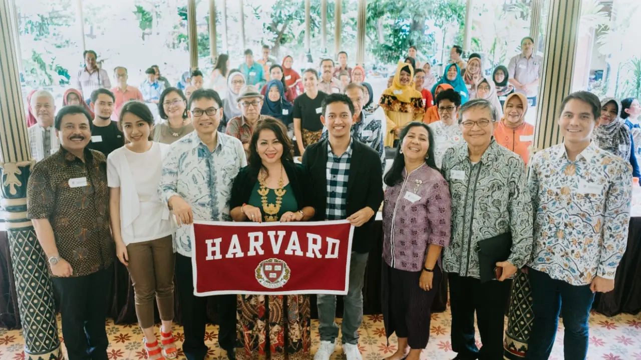 Harvard Club Indonesia tersebut, hadir Presiden Harvard Club Indonesia Melli Darsa, Staf Khusus Presiden RI, Adamas Belva Syah Devara, Wakil Rektor Universitas Paramadina Gatot P Soemartana.