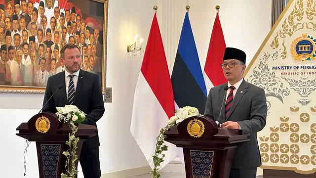 Pertemuan bilateral antara Menteri Luar Negeri RI Sugiono (kanan) dengan Menteri Luar Negeri Estonia Margus Tsahkna (kiri) di Kemlu RI, Rabu (23/4/2025). (Liputan6.com/Benedikta Miranti)