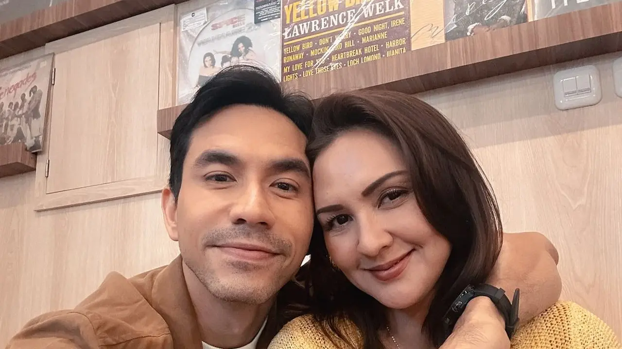 Gaya couple Darius dan Donna