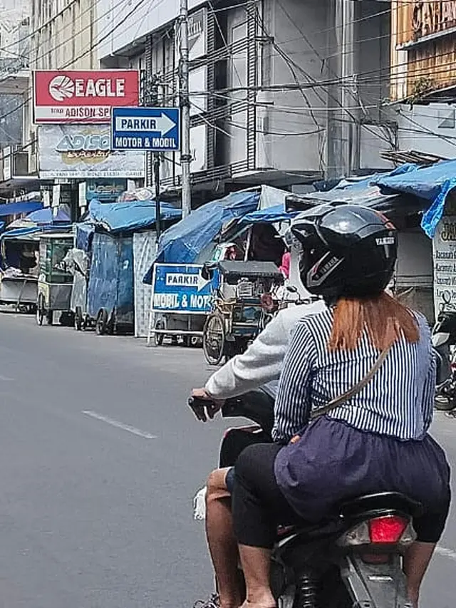 Deretan Pedagang Kaki Lima (PKL) sepanjang Jalan Jenderal Ahmad Yani Garut, Jawa Barat atau yang biasa disebut ‘Pengkolan’, akan segera ditertibkan dalam waktu dua pekan ke depan. (Liputan6.com/Jayadi Supriadin)