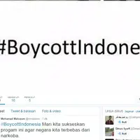 Netizen ramai-ramai menyerukan boikot Indonesia lewat hestek #BoycottIndonesia di Twitter.
