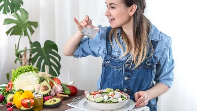 Tips Mengatur Porsi Makan agar Tetap Fit di Usia 30-an - 1