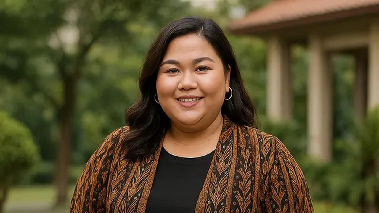 12 Model Batik Wanita Gemuk yang Modis 2025, Nyaman dan Percaya Diri Sepanjang Hari