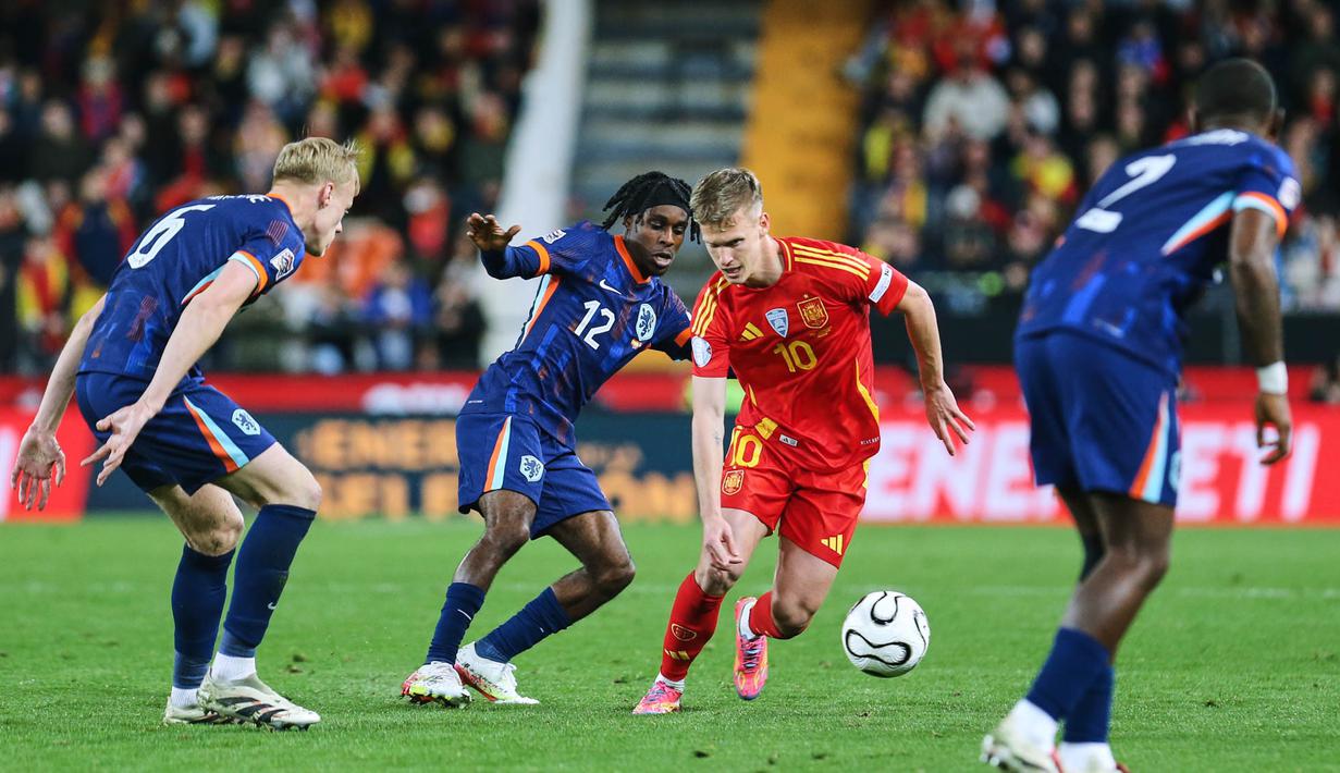 Pertandingan ini berlangsung dengan seru dan ketat. Kedua tim saling adu serangan dan menghasilkan banyak gol dan berakhir dengan adu penalti. (AP Photo/Alberto Saiz)