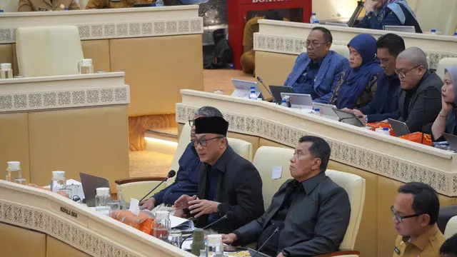 Kepala Badan Kepegawaian Negara (BKN) Zudan Arif Fakrulloh saat RDP dengan Komisi II DPR bersama KemenPANRB, Kemendagri, BNPP, dan Otorita IKN, Selasa, 25 November 2025. (Foto:BKN)
