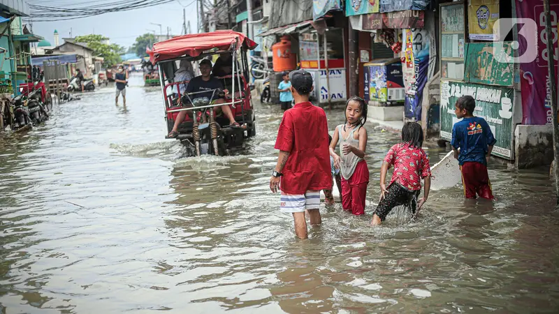 Banjir Rob Genangi Pesisir Jakarta