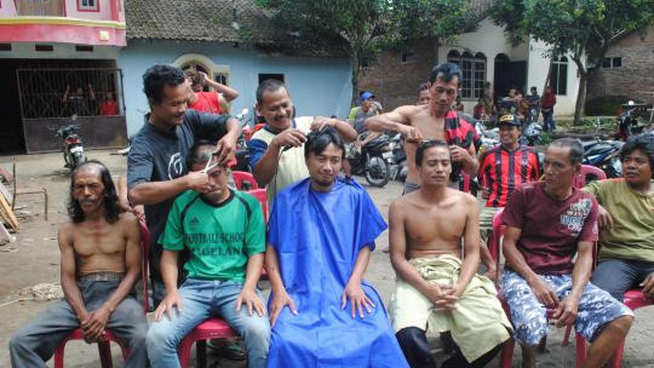 2 Terdakwa kasus bambu bebas, warga Magelang cukur gundul massal