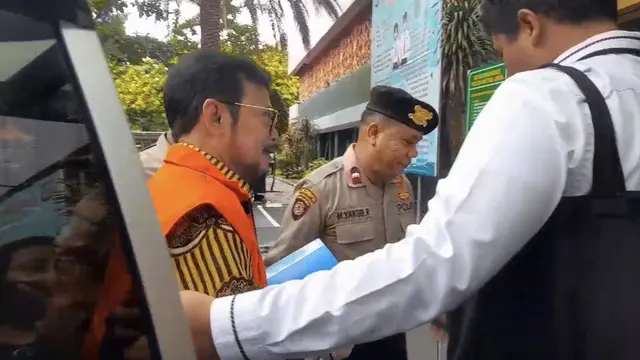 Mantan Menteri Pertanian Syahrul Yasin Limpo (SYL) bertandang ke Polda Metro Jaya, Senin (29/1/2024).