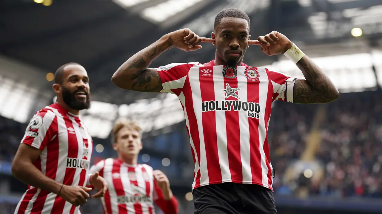 Foto: Manchester City Dipecundangi Brentford, Chelsea Keok di Markas Newcastle United