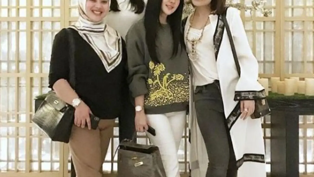 Luna Maya-Syahrini