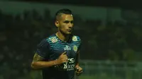 Dikorbankan Jadi Bek Tengah Arema, Ini Komentar Raphael Maitimo