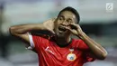 Pemain Persija, Ramdani Lestaluhu merayakan gol keduanya ke gawang Bhayangkara FC pada laga penutup Liga 1 Indonesia di Stadion Patriot Candrabhaga, Bekasi, Minggu (12/11). Persija unggul 2-1. (Liputan6.com/Helmi Fithriansyah)