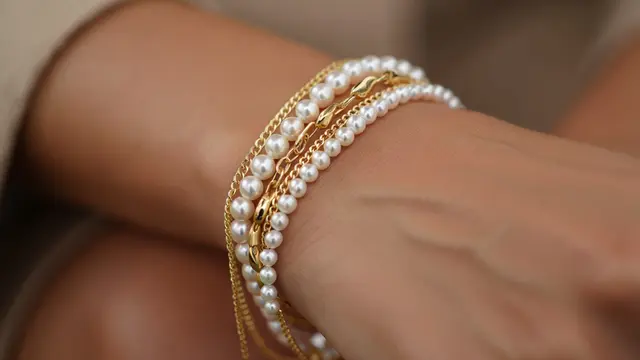 Model Gelang Emas Kombinasi Mutiara