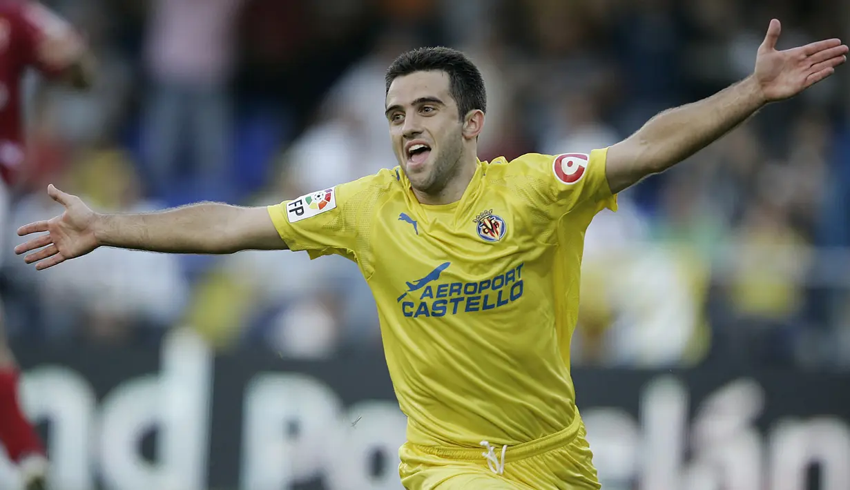 Pada awal musim 2007/2008, Manchester United melepas Giuseppe Rossi ke Villarreal. Lima musim dihabiskannya di Villarreal dengan penampilan total sebanyak 192 dengan raihan 82 gol. Pada musim terakhirnya, 2011/2012, ia mengalami cedera berkepanjangan. (AFP/Jose Jordan)