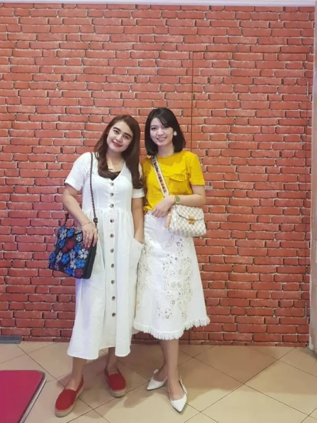 Selvi Ananda dengan gaya casual (Instagram/selvigibran_)