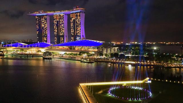 Dimulai Sejak Awal Desember, Pertunjukan Cahaya 'Shine a Light' Terangi Marina Bay Singapura di Malam Tahun Baru