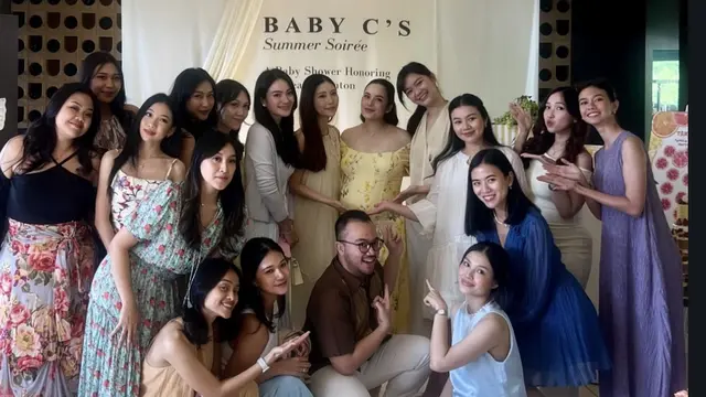 Yuki Kato Hadiri Baby Shower Chelsea Islan pakai baju ungu. [@yukikt]