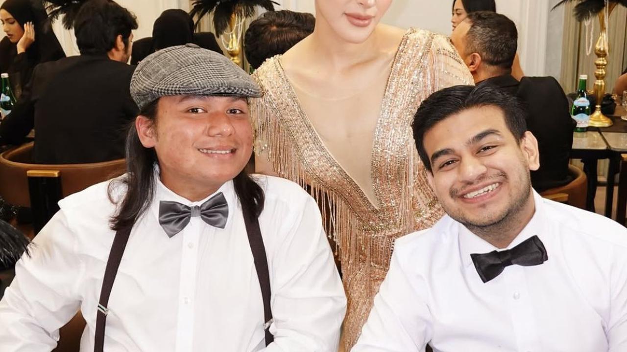7 Potret Tasya Farasya Resmi Buka Restoran Baru di Kemang, Selebriti Berbaju Hitam Ramaikan Acara