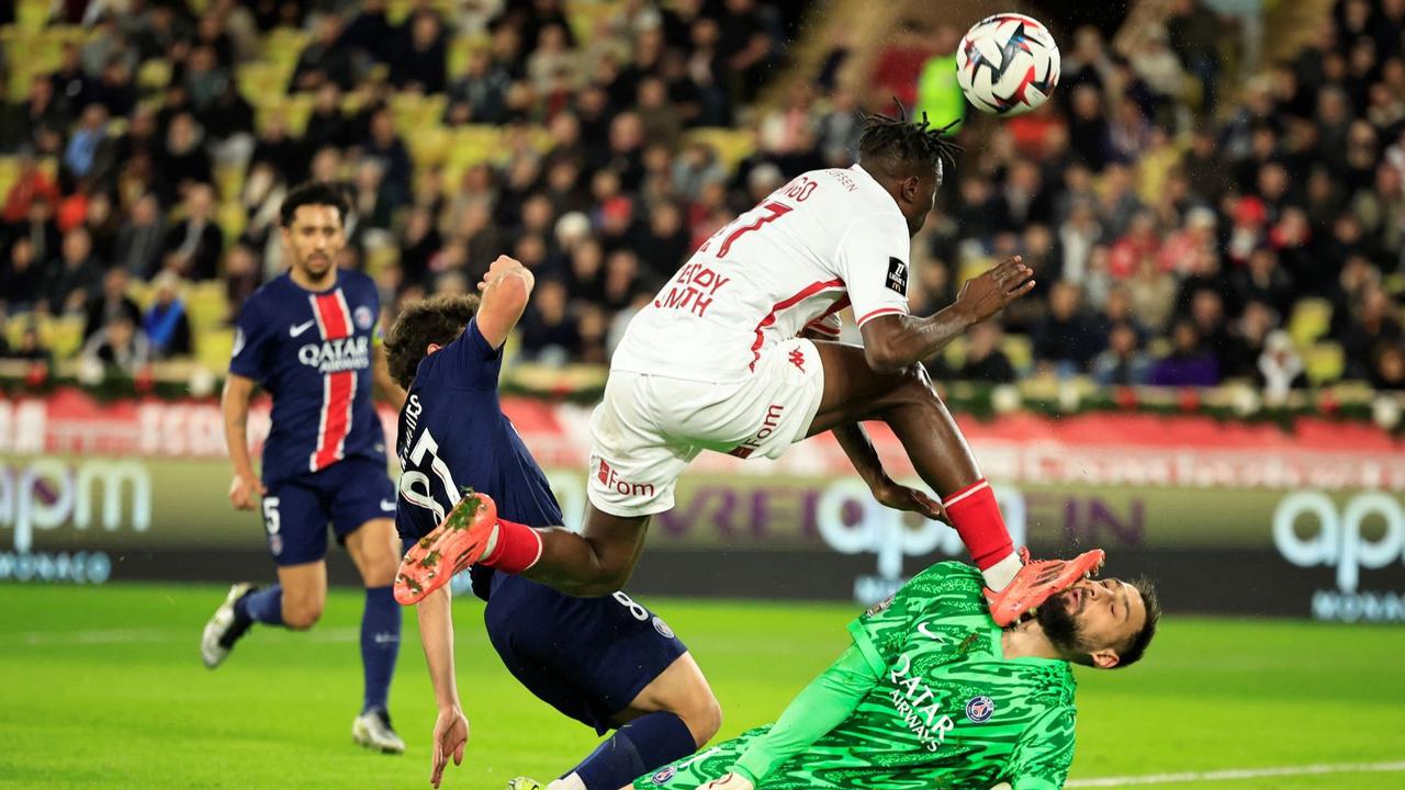 Wajah Donnarumma Berdarah-darah Usai Tendangan Horor Wilfried Singo