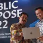 Direktur Utama PT Urban Jakarta Propertindo Tbk. (URBN) Bambang Sumargono (kiri) berbincang dengan Direktur Rudy Gomedi seusai acara public expose 2022 di Jakarta (16/12/2022). (Liputan6.com)